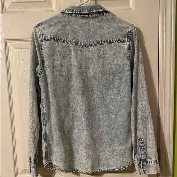 Wild Fable Faded Light wash Denim Jean Shacket. Size S - Picture 3 of 8